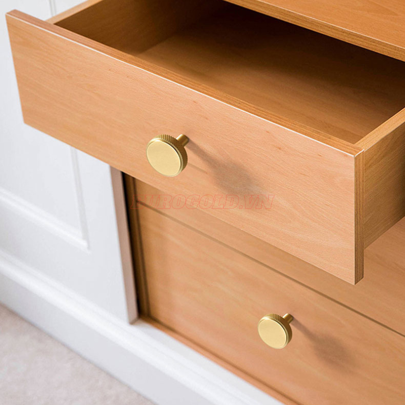 Núm tủ hiện đại bằng đồng BHG02 - 171