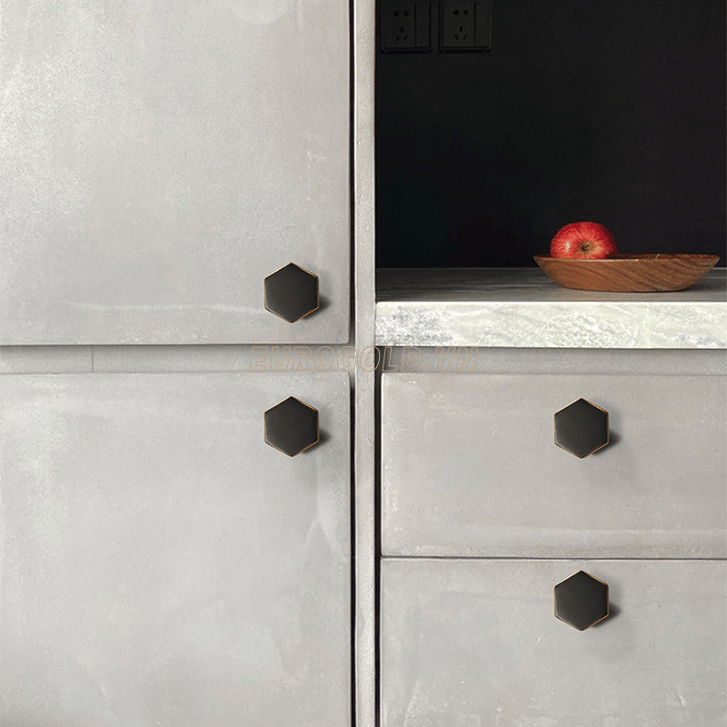 Núm tủ đồng nguyên chất BHG31 - 65