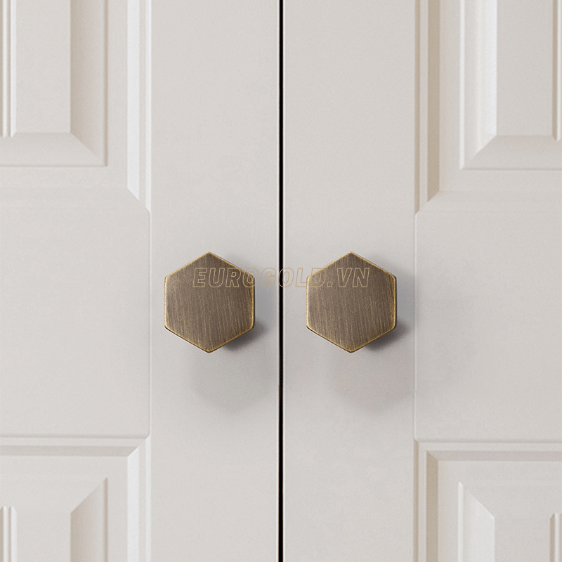 Núm tủ đồng nguyên chất BHG31 - 67