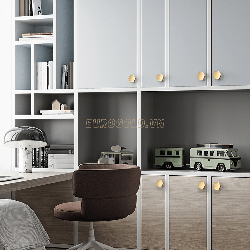 Núm tủ đồng nguyên chất BHG31 - 69