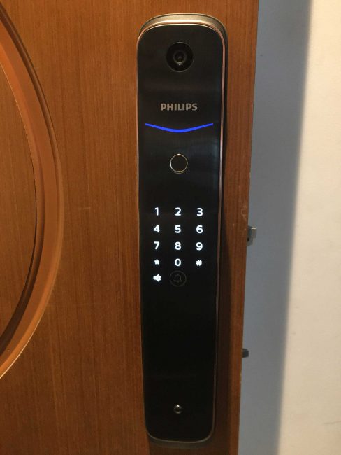 philips-ddl702-1hw-thuc-te-2-488x650-3 Khoá cửa thông minh Philips DDL702-1HW